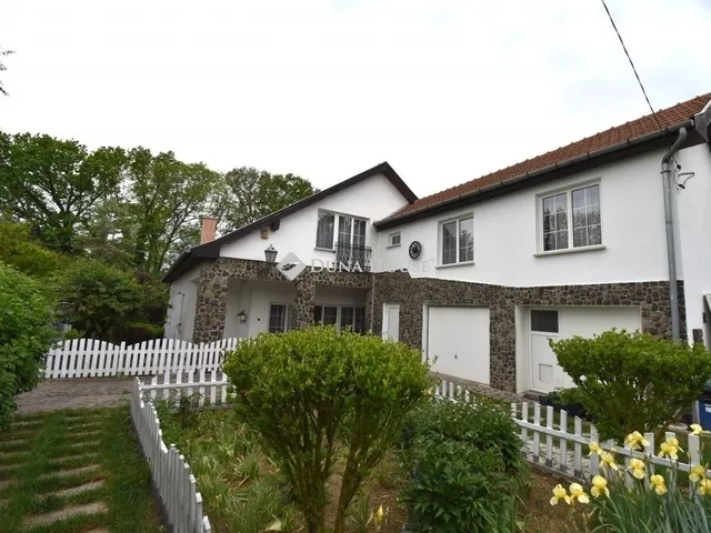 Eladó ház Aszód 265 nm