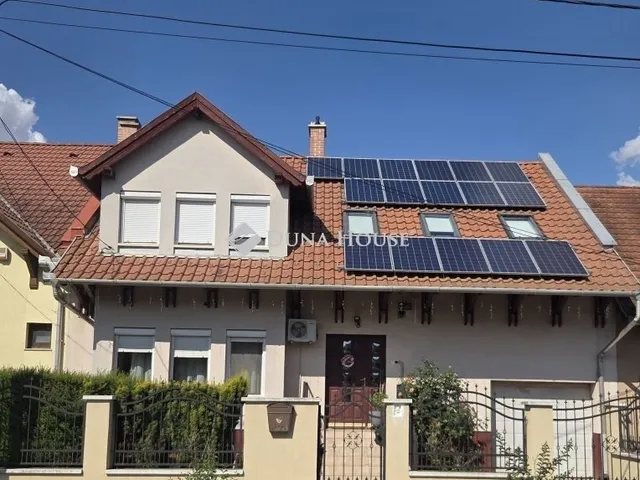 Eladó ház Aszód 230 nm