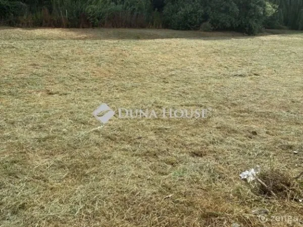 Eladó telek Valkó 2744 nm