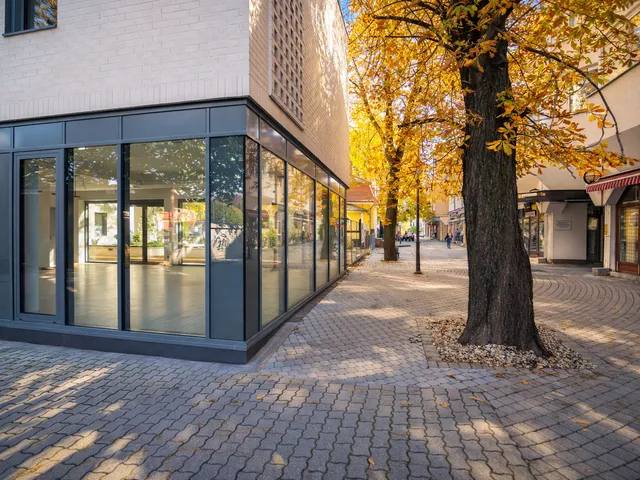 Eladó kereskedelmi és ipari ingatlan Siófok, Belváros 108 nm