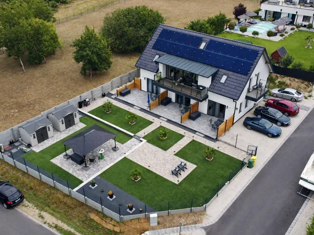 Eladó ház Csopak 260 nm