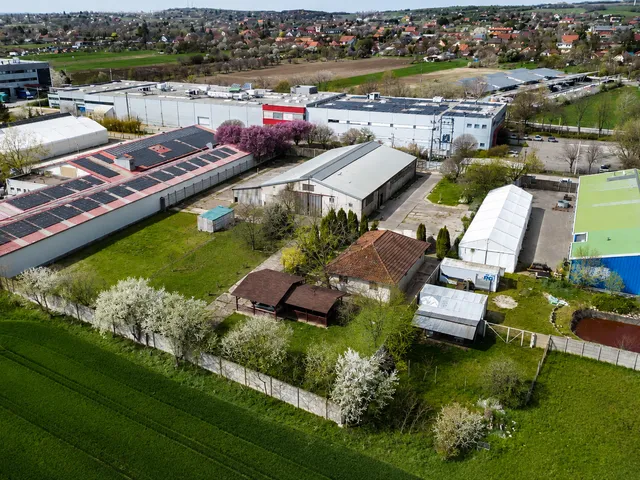 Eladó kereskedelmi és ipari ingatlan Kőszárhegy 802 nm