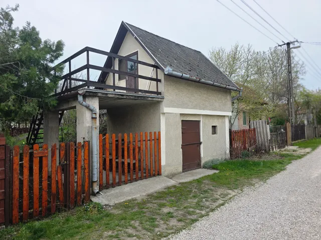 Eladó ház Szabadbattyán 15 nm