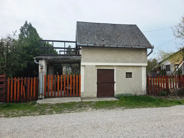 Eladó ház Szabadbattyán, Pokol dűlő 15 nm