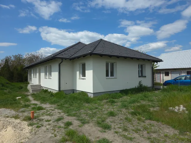 Eladó ház Székesfehérvár, Feketehegy 157 nm