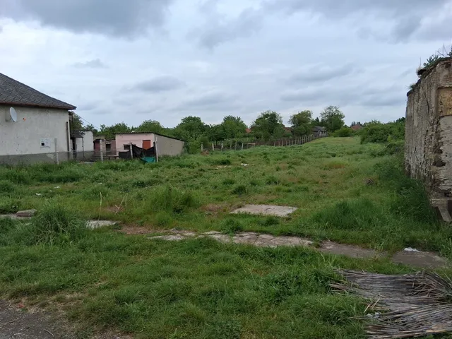 Eladó telek Kál, Ady Endre utca 95. 684 nm