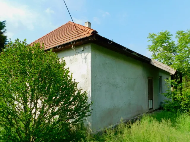 Eladó ház Kápolnásnyék, Kossuth Lajos út 5. 115 nm