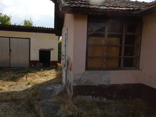 Eladó ház Körösladány, Dévaványai út 26 153 nm