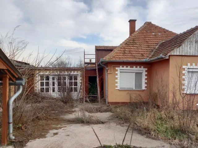 Eladó ház Gyomaendrőd, Bányász utca 2/1. 102 nm