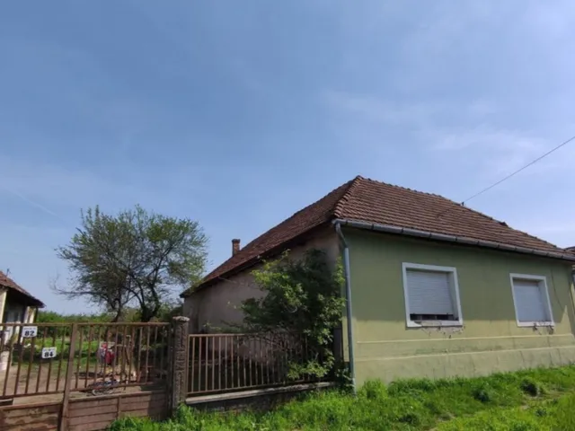 Eladó ház Litke, Dózsa György út 86. 139 nm