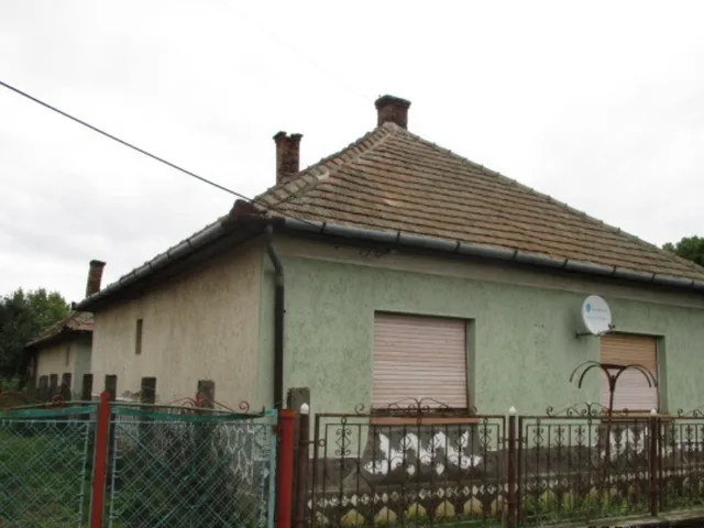 Eladó ház Taktakenéz, Temető utca 15. 68 nm
