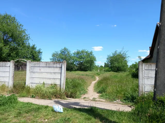 Eladó telek Hajdúhadház 2139 nm