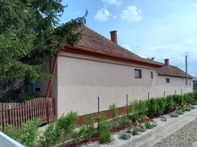 Eladó ház Komádi, 4138 Komádi, Szív utca 1. 145 nm