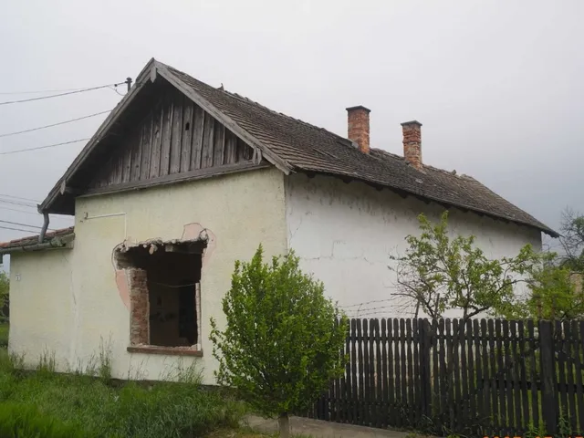 Eladó ház Karcag, 5300 Karcag, Damjanich utca 2. 100 nm