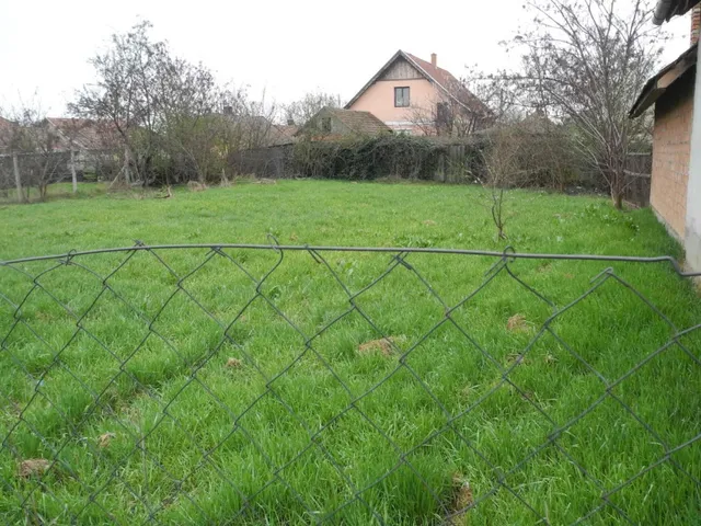 Eladó telek Törökszentmiklós, 5200 Törökszentmiklós, Bihari utca 23. 576 nm