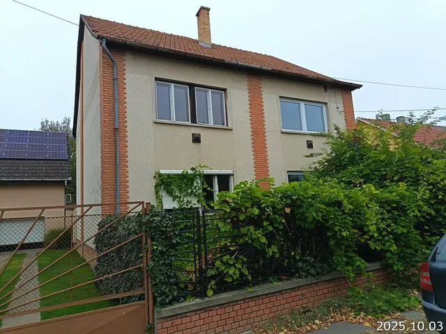 Eladó ház Szeged, Fürj utca 106. 172 nm