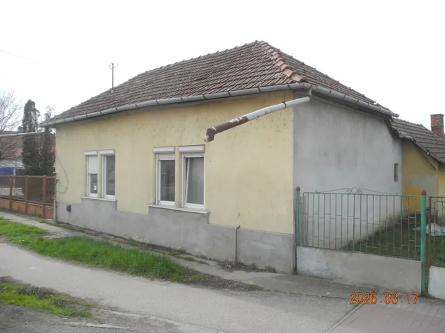 Eladó ház Rákóczifalva 167 nm