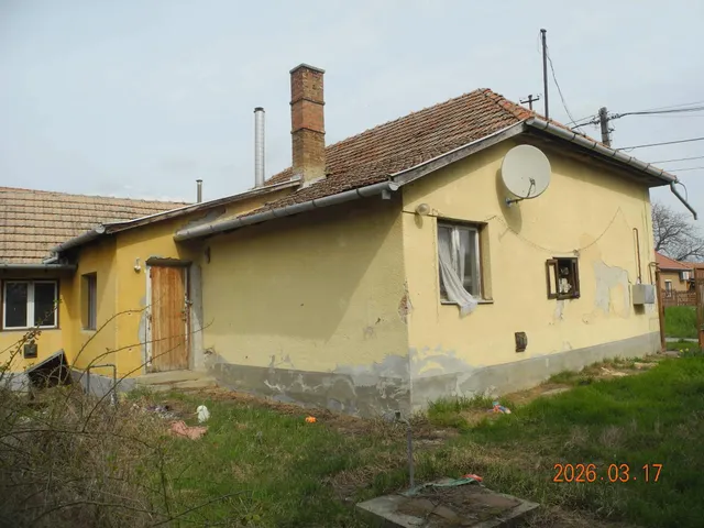 Eladó ház Rákóczifalva, Szent László király utca 62 167 nm