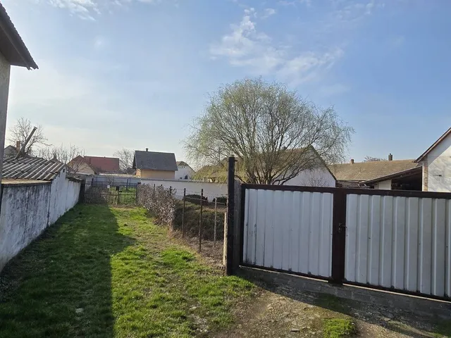 Eladó ház Bátaszék, Budai utca 141 61 nm