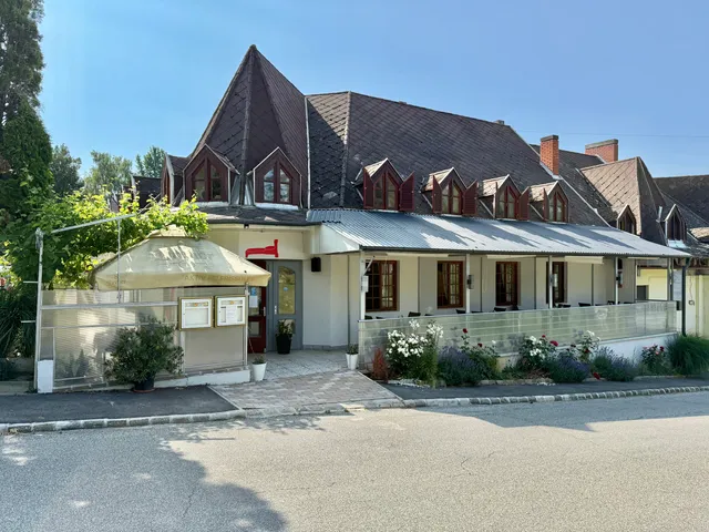 Eladó kereskedelmi és ipari ingatlan Keszthely 349 nm