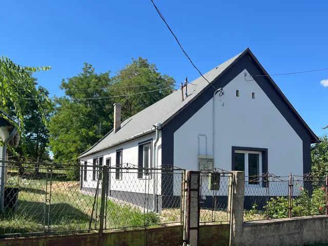 Eladó ház Felsőnyék 80 nm