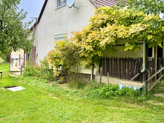 Eladó üdülő és hétvégi ház Pécsely 77 nm