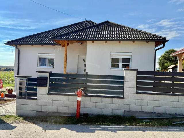 Eladó ház Szentkirályszabadja 145 nm