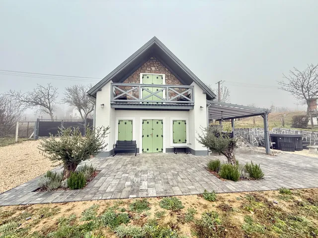 Eladó üdülő és hétvégi ház Balatonakali 75 nm