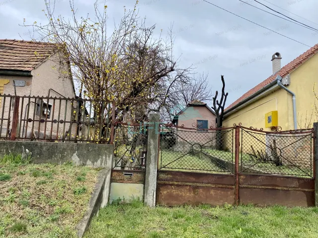 Eladó telek Győr, Kismegyer 939 nm