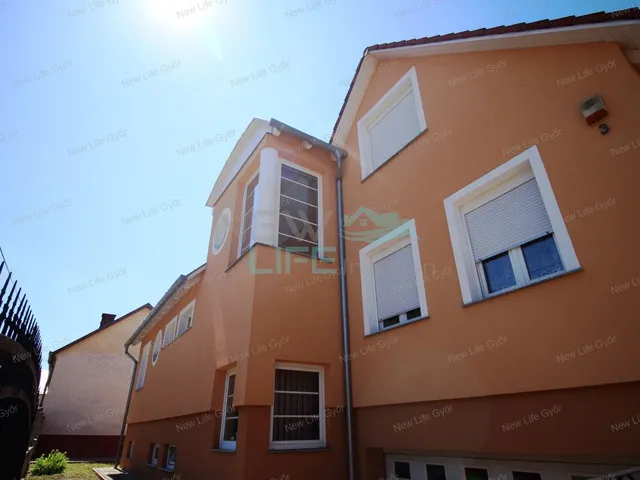 Eladó ház Győr, Szabadhegy 290 nm