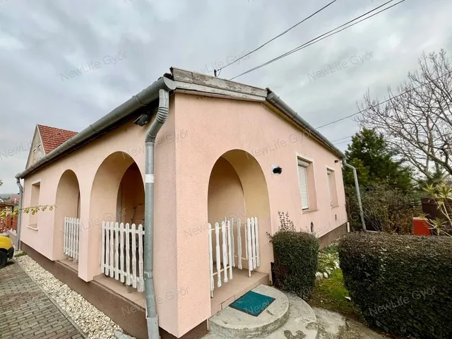 Eladó ház Győrladamér 90 nm