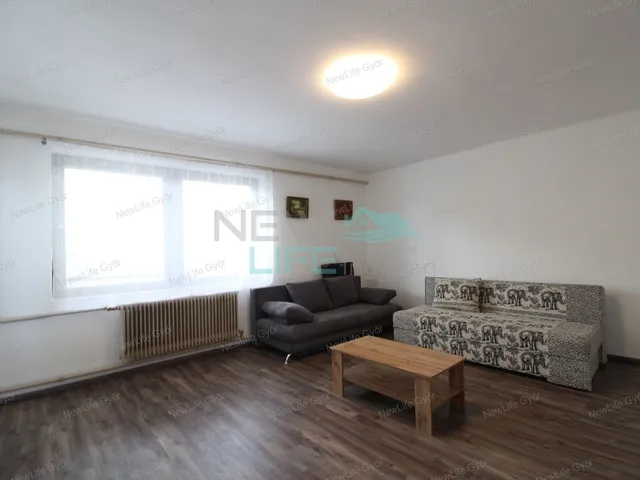 Eladó ház Győrújbarát 205 nm