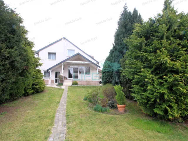Eladó ház Győr, Szabadhegy 205 nm