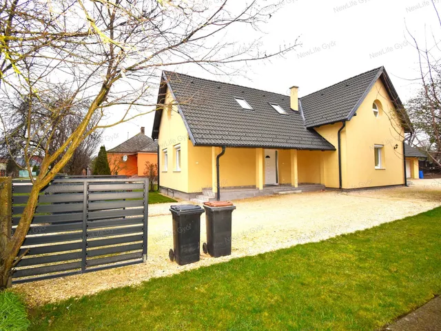 Eladó ház Tét 156 nm