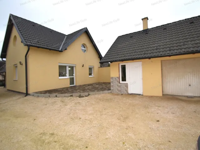 Eladó ház Tét 156 nm