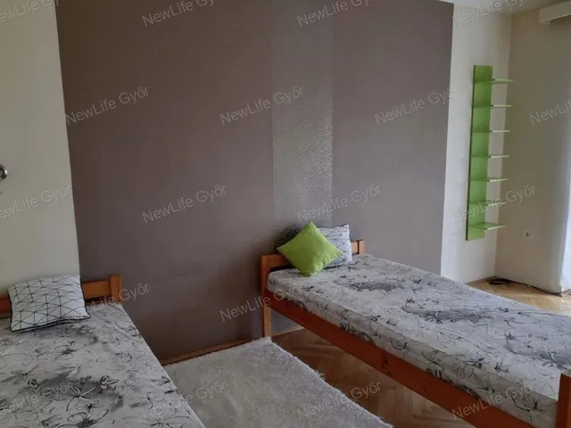 Eladó lakás Győr, Belváros 68 nm