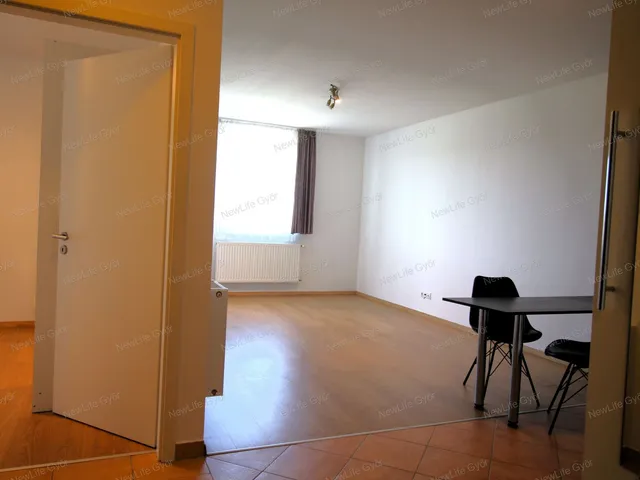Eladó lakás Győr, Gyóni Géza sétány 46 nm