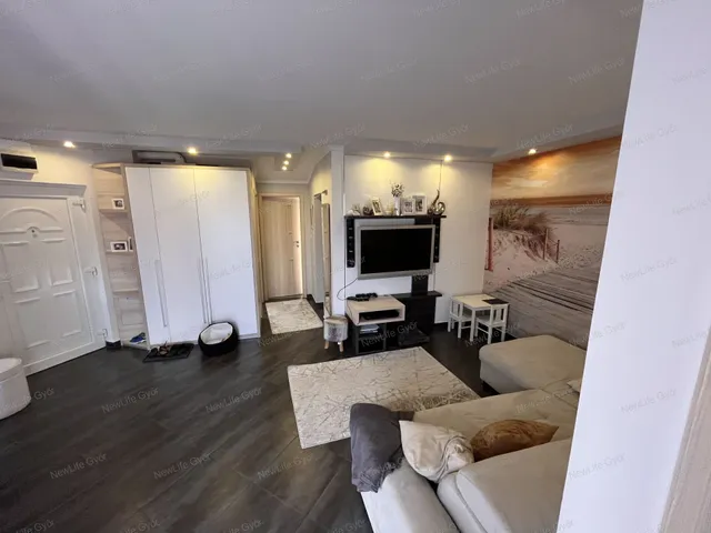 Eladó lakás Győr, Sziget 73 nm