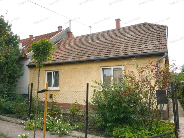 Eladó ház Győr, Nádorváros 100 nm