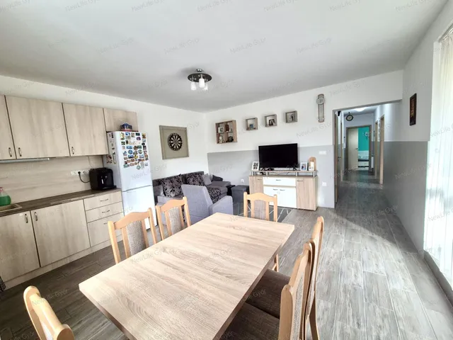 Eladó lakás Győrújbarát 84 nm