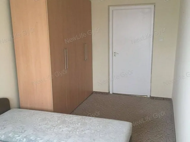 Eladó lakás Győr, Adyváros 66 nm