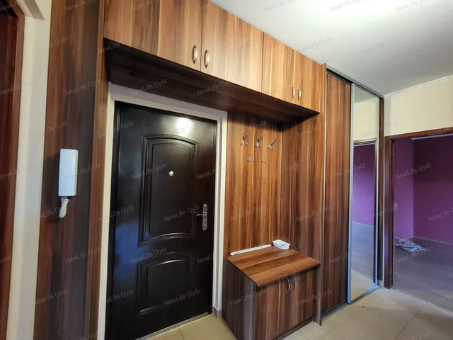 Eladó lakás Győr, Adyváros 53 nm