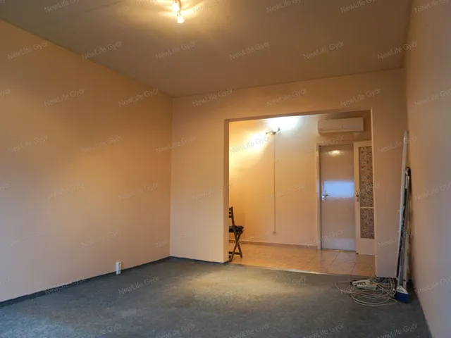 Eladó lakás Győr, Adyváros 53 nm