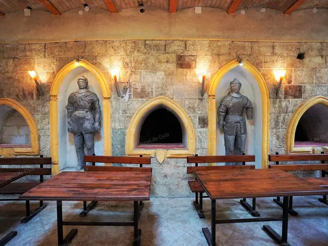 Eladó kereskedelmi és ipari ingatlan Győr, Győrszentiván 430 nm