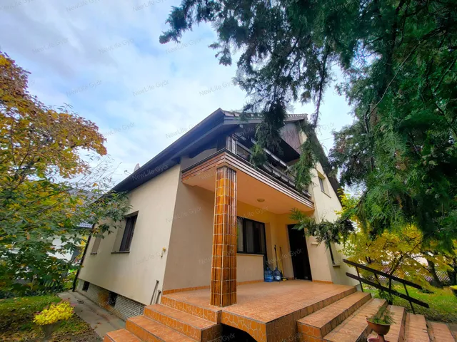 Eladó ház Győr, Kisbácsa 205 nm