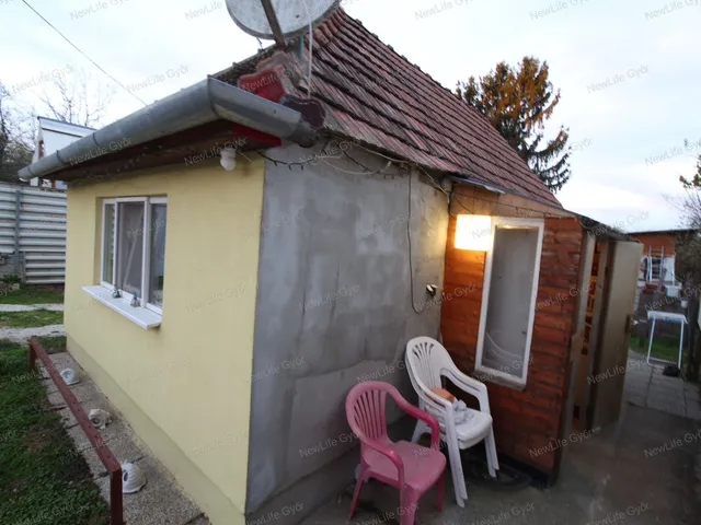 Eladó mezőgazdasági ingatlan Tét 30 nm