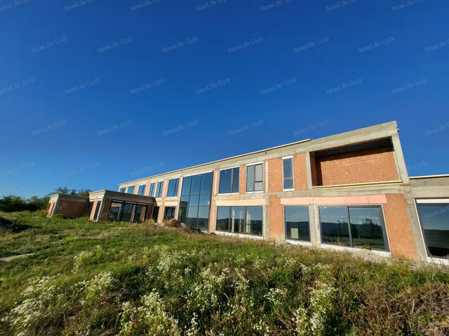 Eladó ház Győr 1115 nm