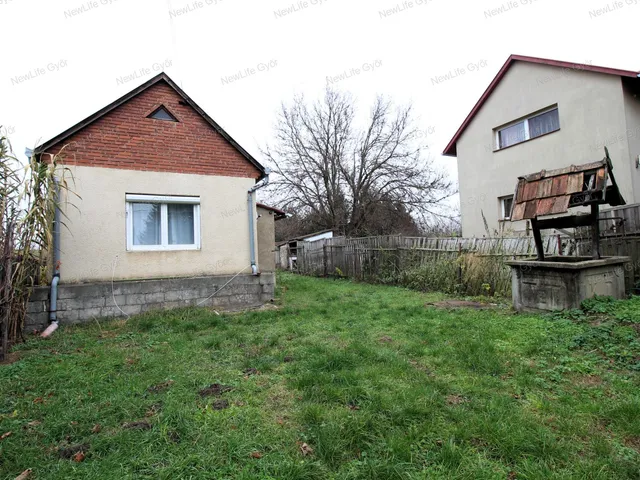 Eladó mezőgazdasági ingatlan Tét 30 nm