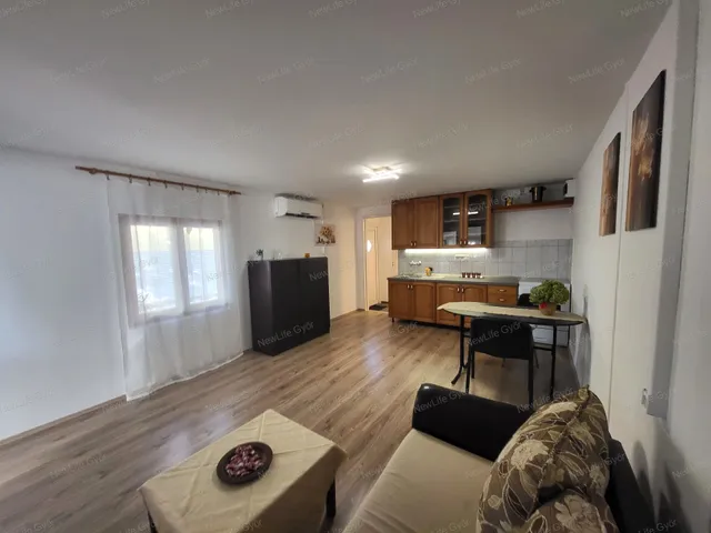 Eladó ház Győr, Győrszentiván 52 nm