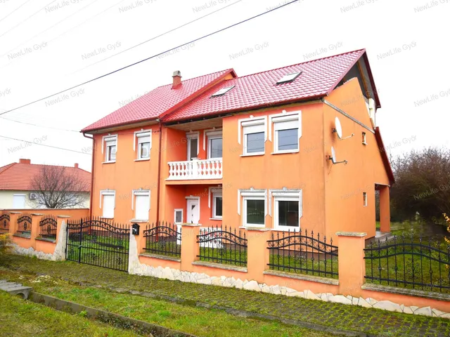 Eladó ház Bábolna 244 nm